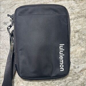 lululemon athletica Easy Access Crossbody Bag